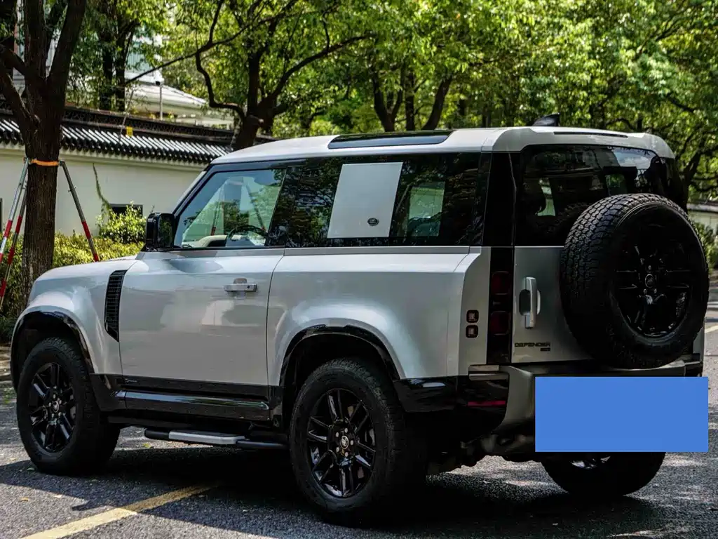Land Rover Defender — миниатюра 4