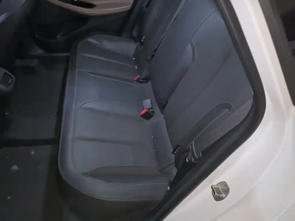 Buick Verano — миниатюра 13