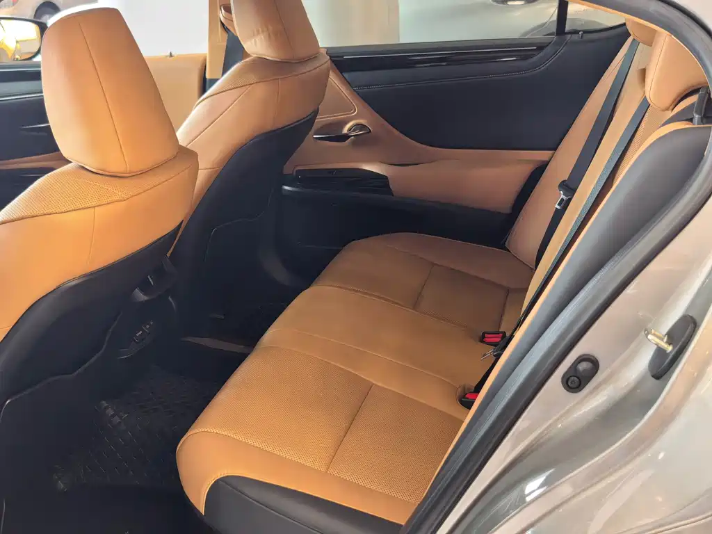 Lexus ES — миниатюра 6