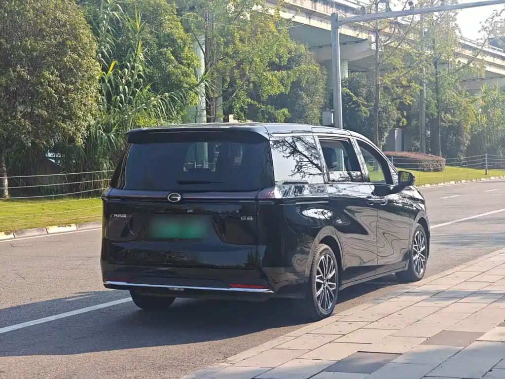 GAC Motor Trumpchi E8 PHEV — миниатюра 7