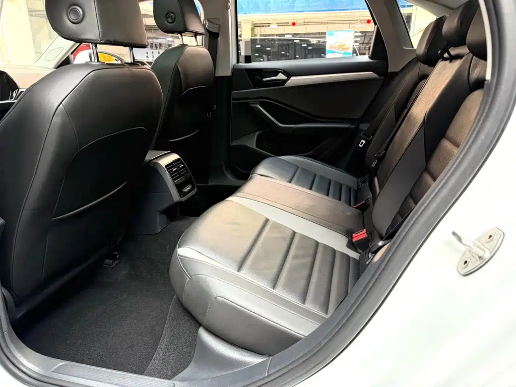 Volkswagen Sagitar — миниатюра 5