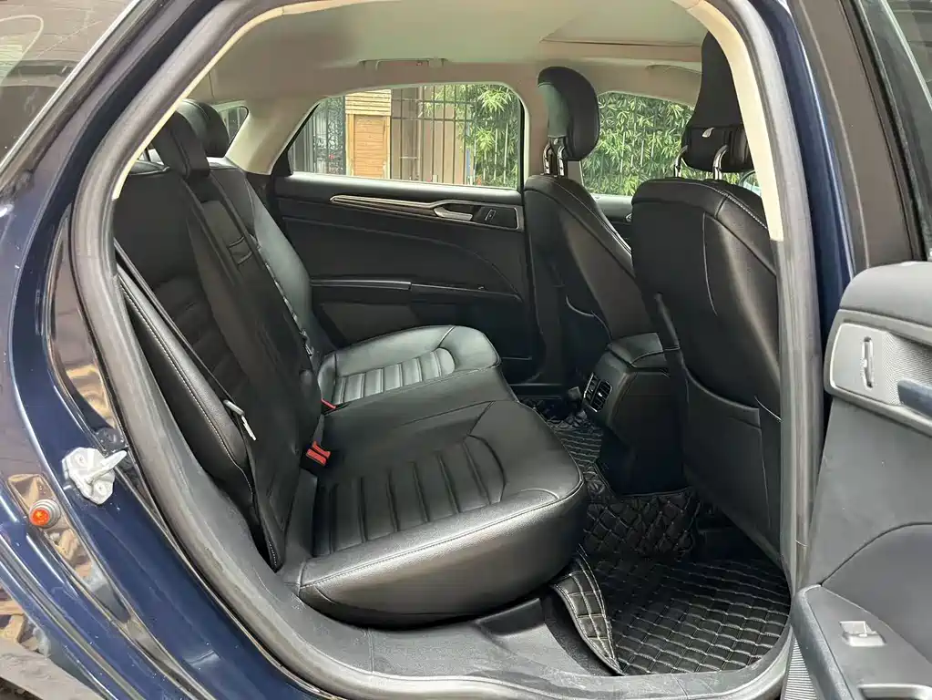 Ford Mondeo — миниатюра 11
