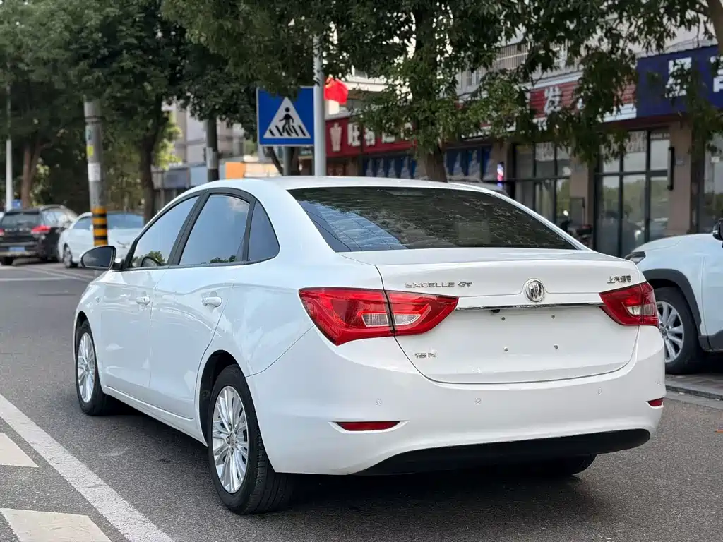 Buick Excelle — миниатюра 6