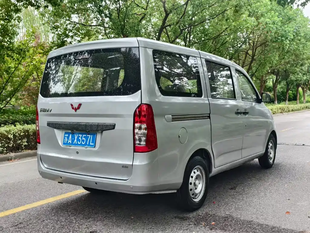 Wuling Rongguang V — миниатюра 5