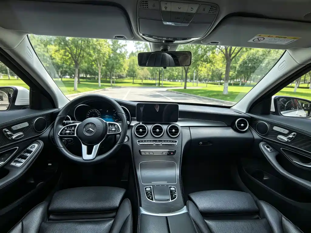 Mercedes-Benz C-Class — миниатюра 7