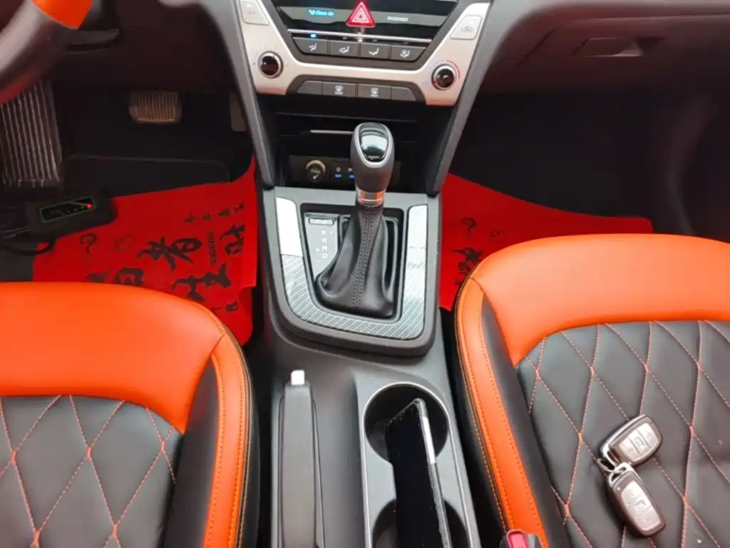 Hyundai Elantra — миниатюра 14