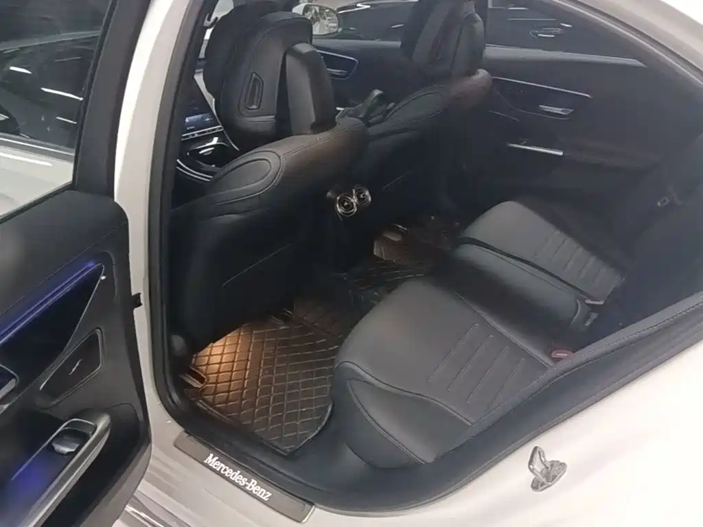 Mercedes-Benz C-Class — миниатюра 17