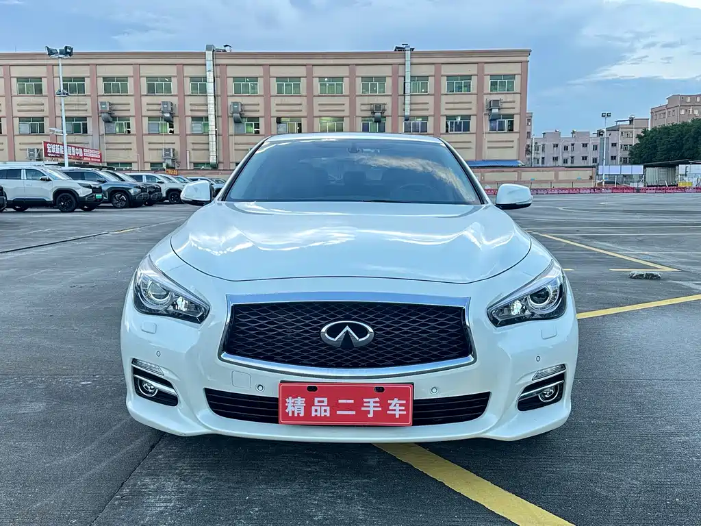 INFINITI  Q50L