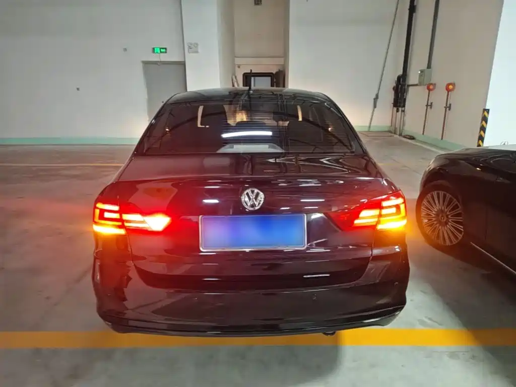 Volkswagen Santana — миниатюра 6
