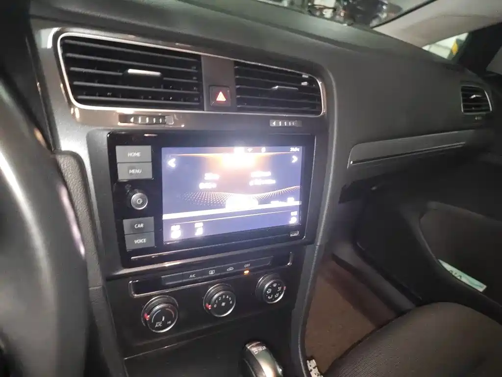 Volkswagen Golf — миниатюра 10