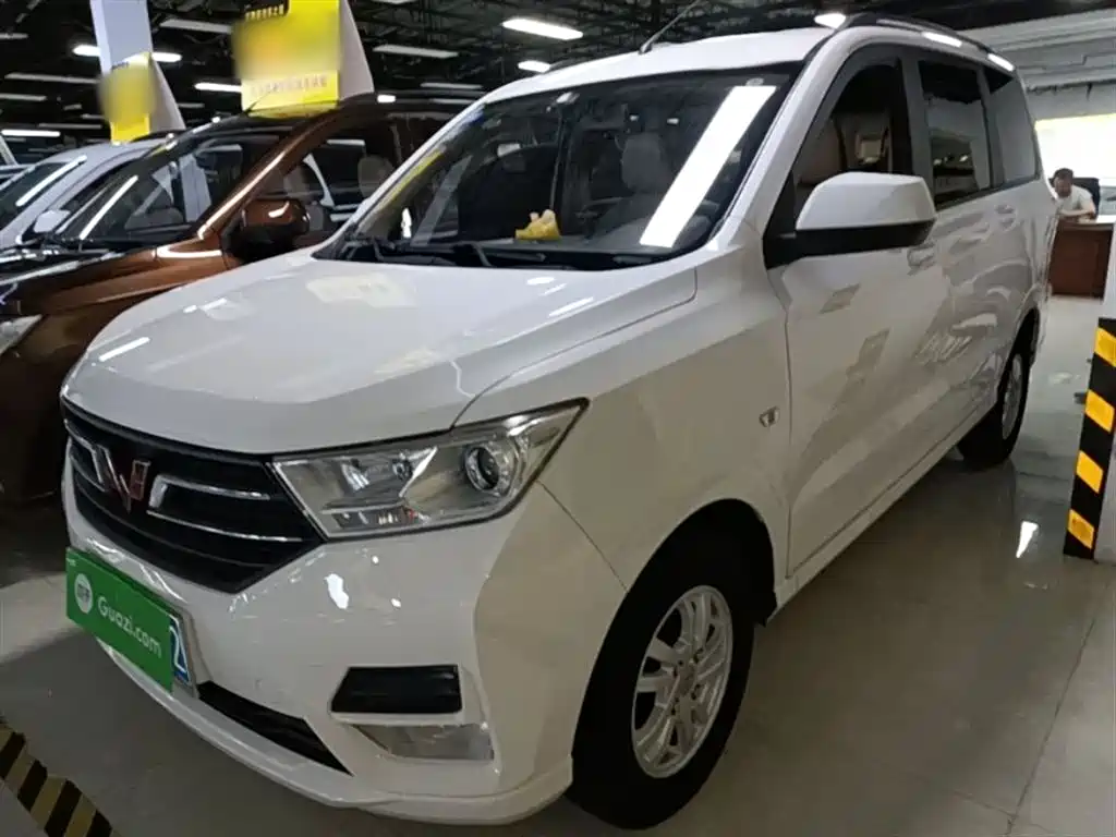 Wuling Hongguang 2019