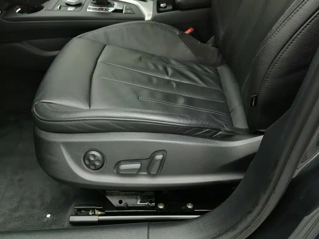 Audi A4L — миниатюра 20