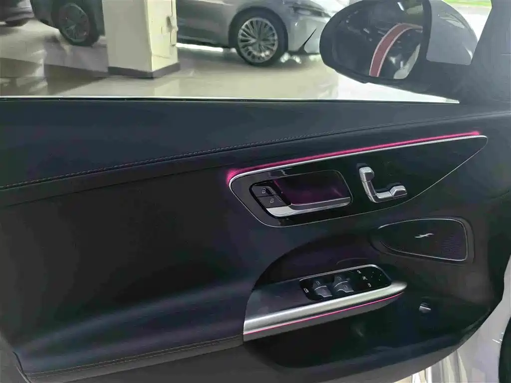 Mercedes-Benz C-Class — миниатюра 14