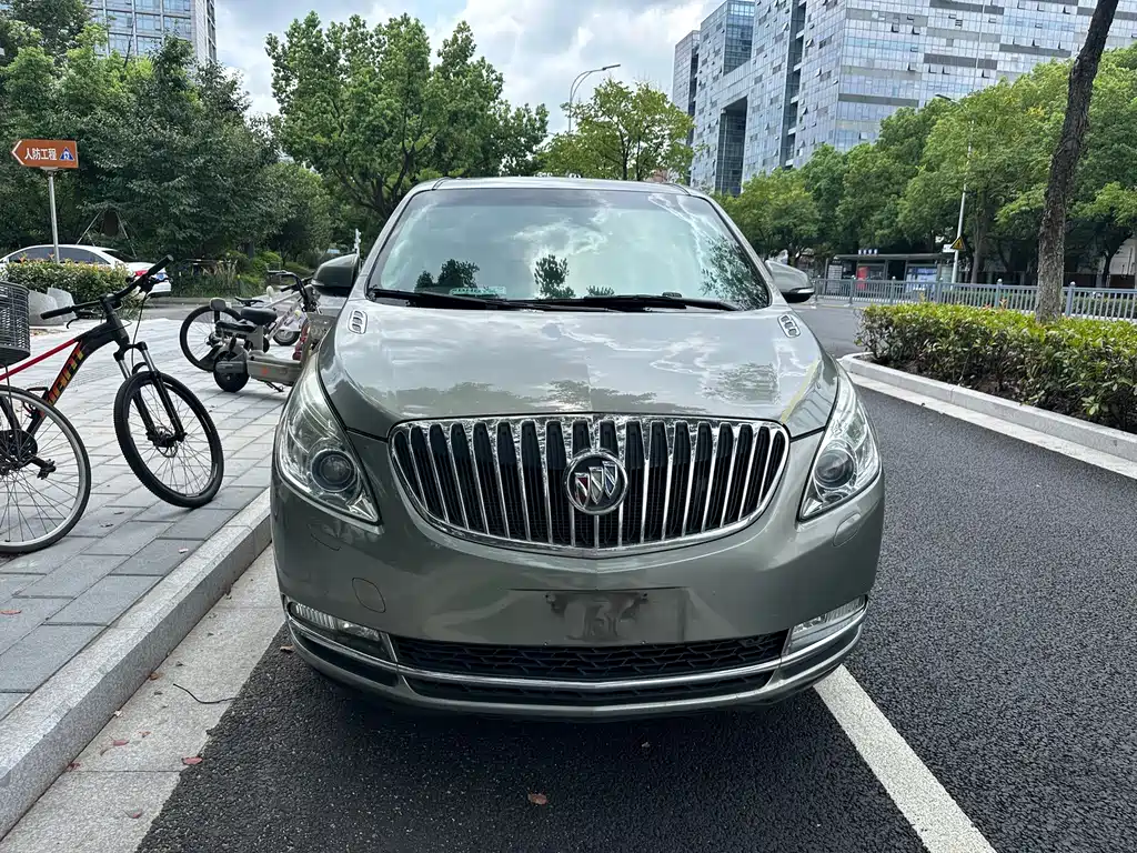 Buick GL8 — миниатюра 2