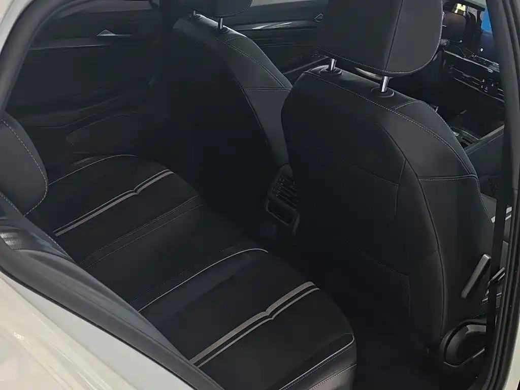 Volkswagen Golf — миниатюра 11