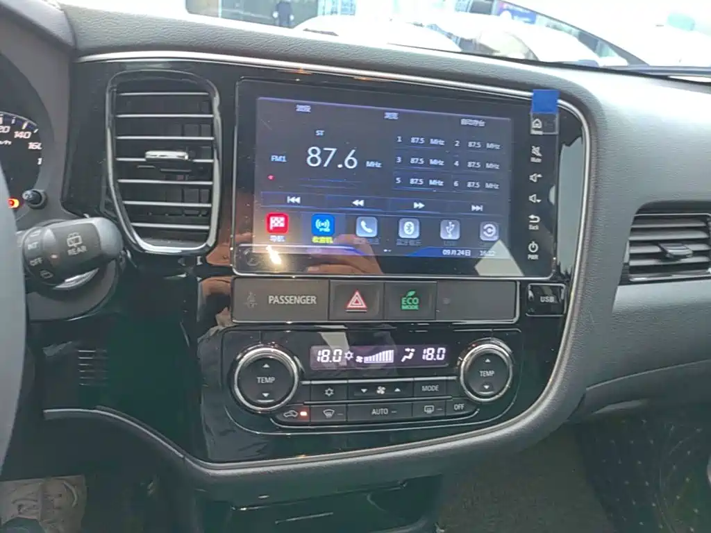 Mitsubishi Outlander — миниатюра 13