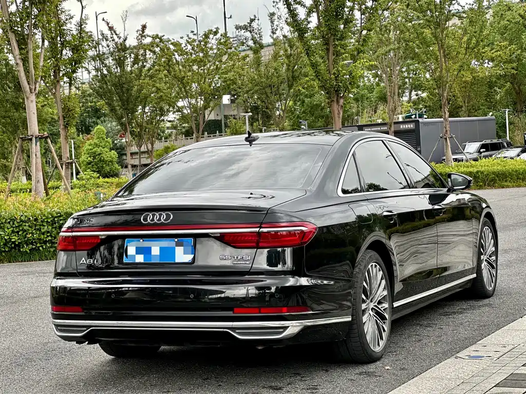 Audi A8 — миниатюра 6