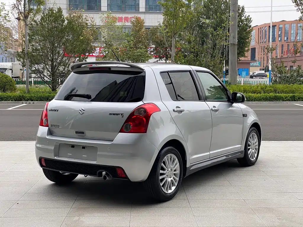 Suzuki Swift — миниатюра 9