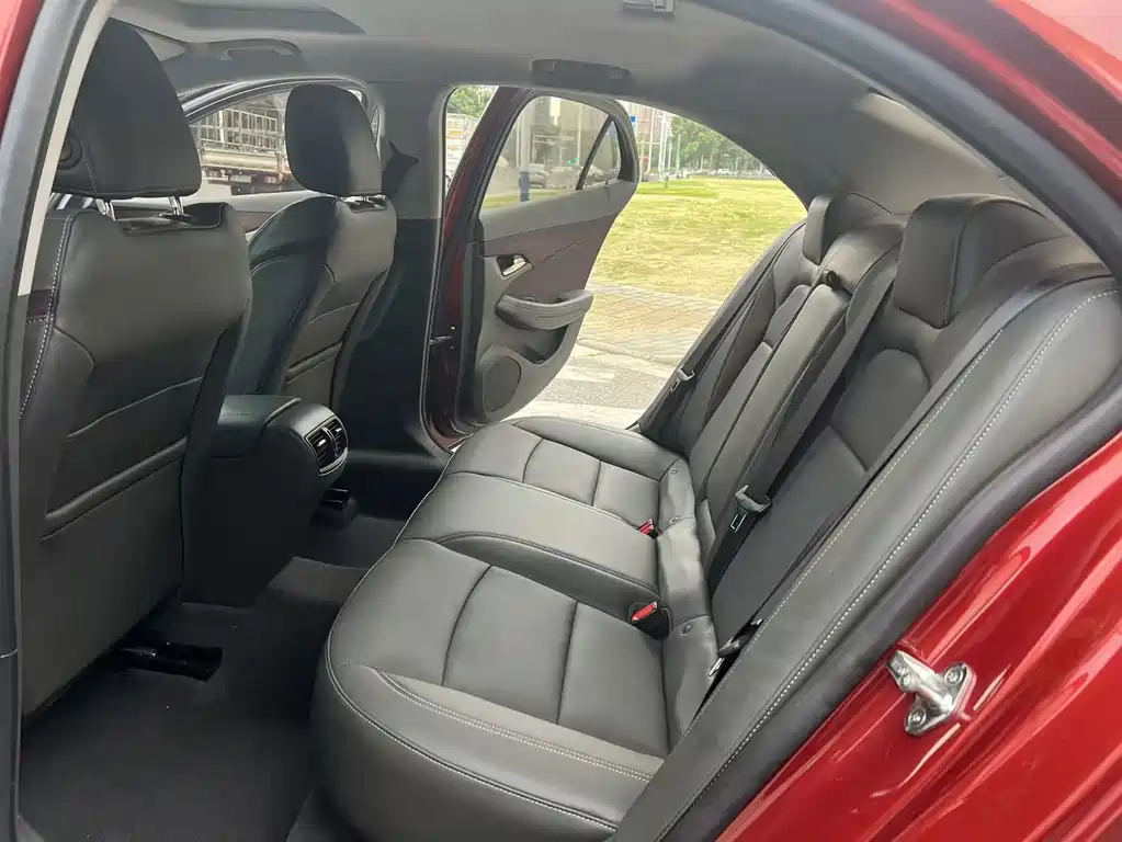 Chevrolet Malibu — миниатюра 12