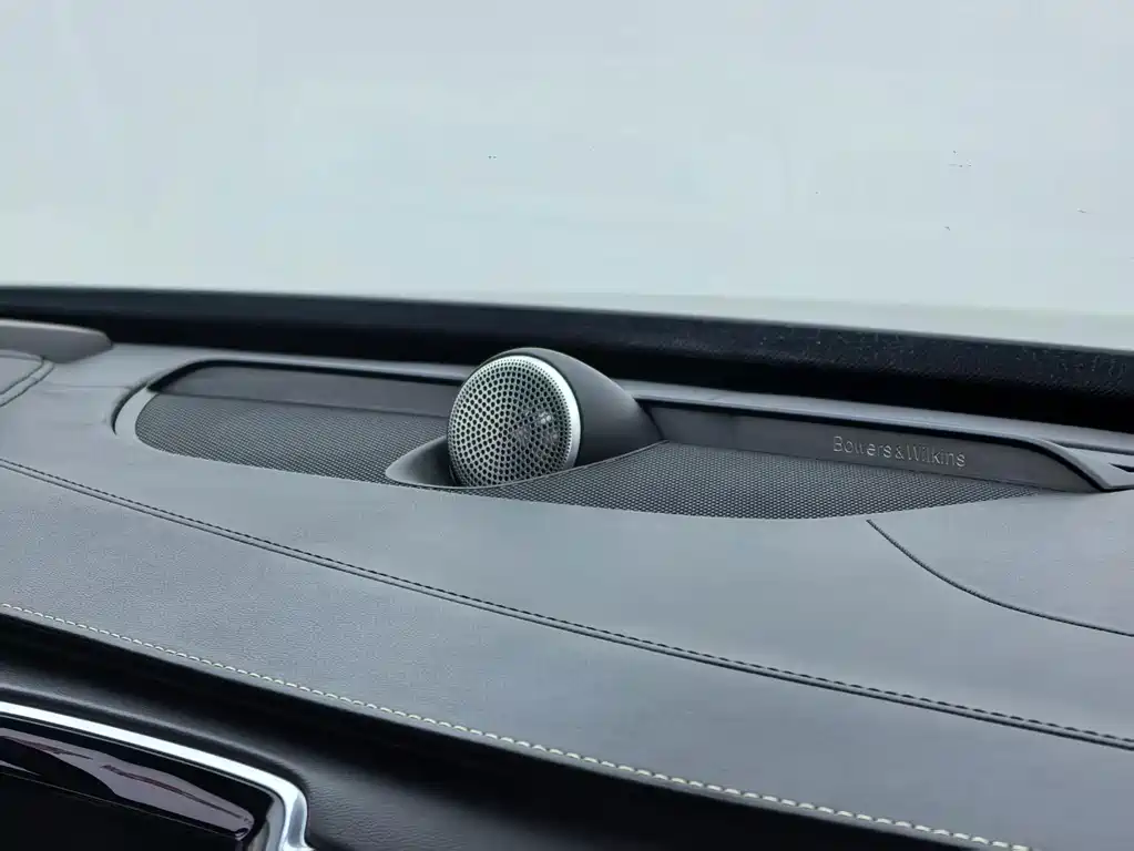 Volvo XC90 — миниатюра 8