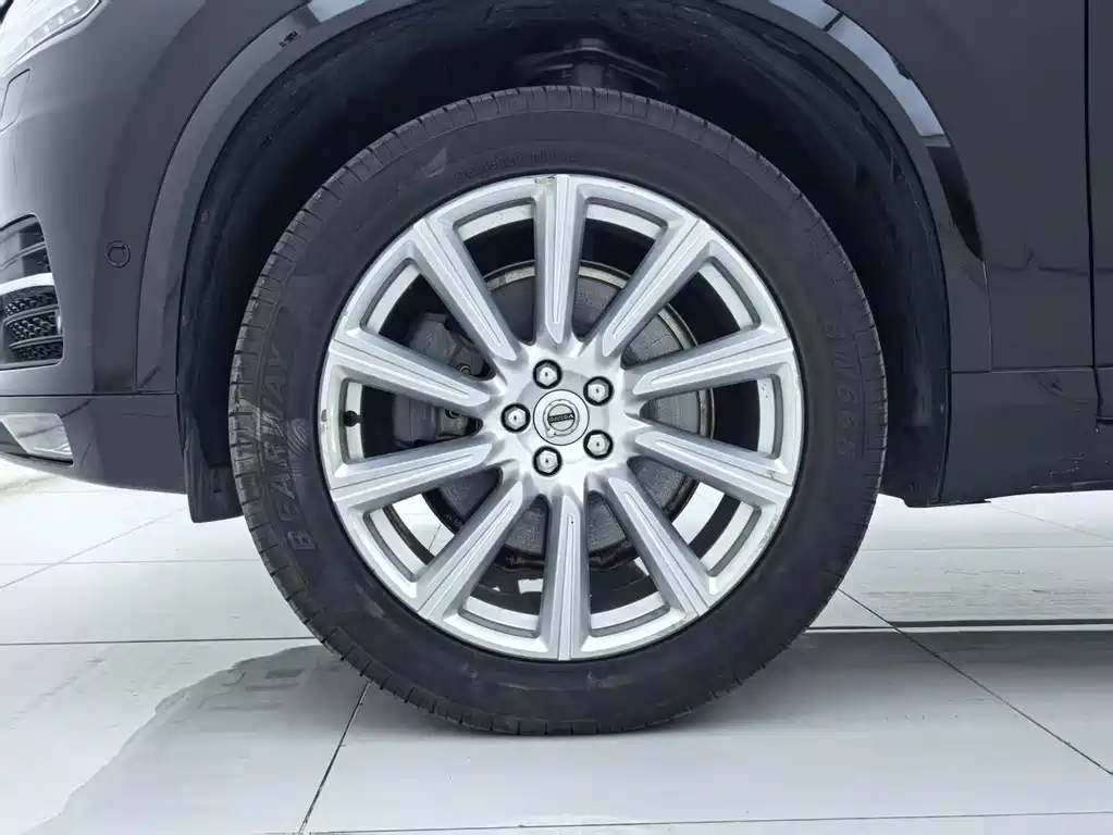Volvo XC90 — миниатюра 28