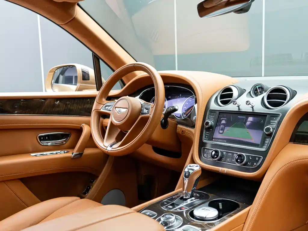Bentley Bentayga — миниатюра 16
