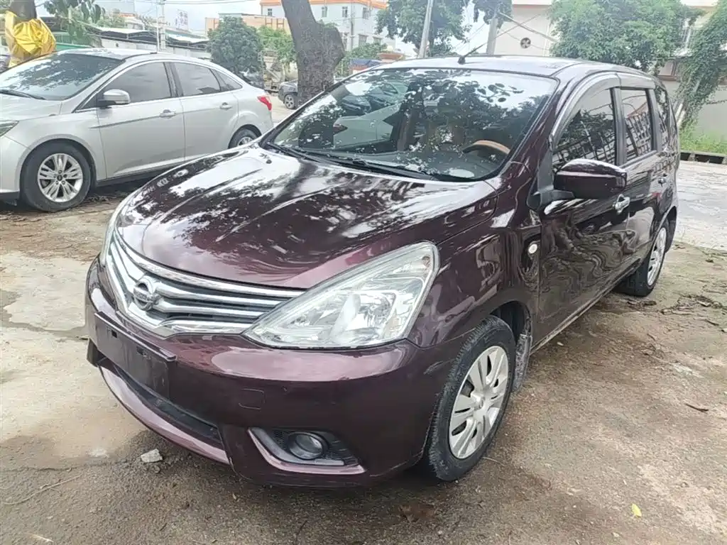 Nissan Livina 2014