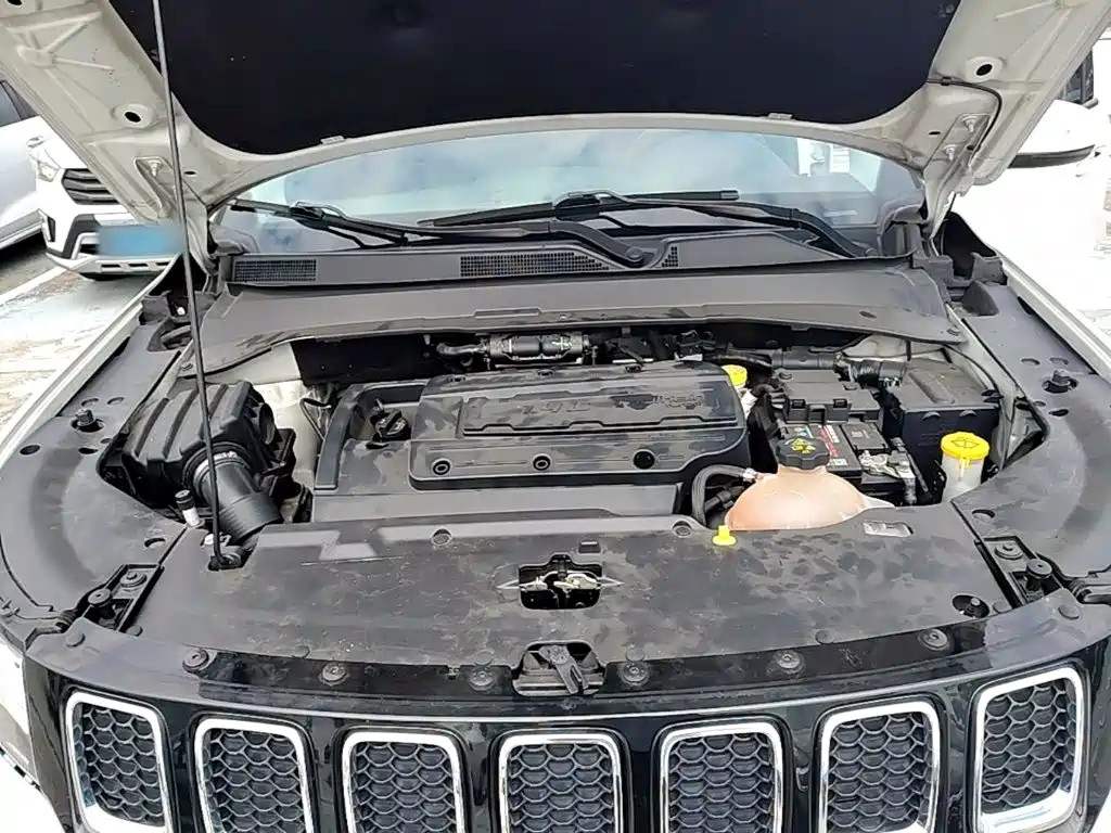 Jeep Compass — миниатюра 20