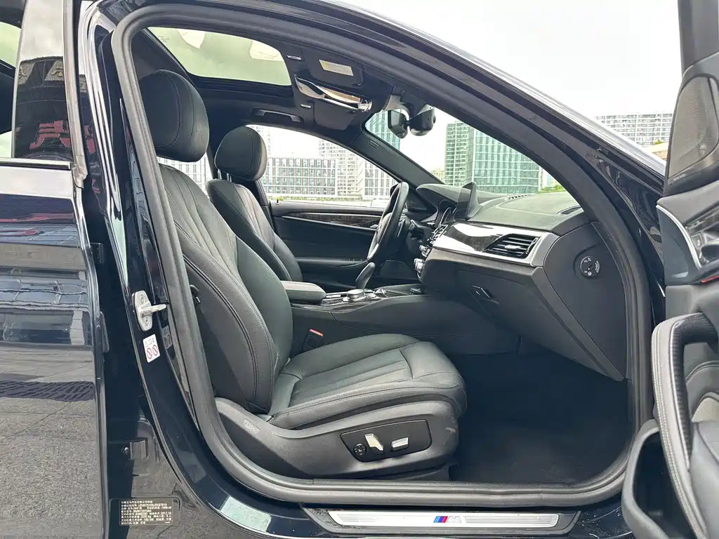 BMW 5 Series — миниатюра 20