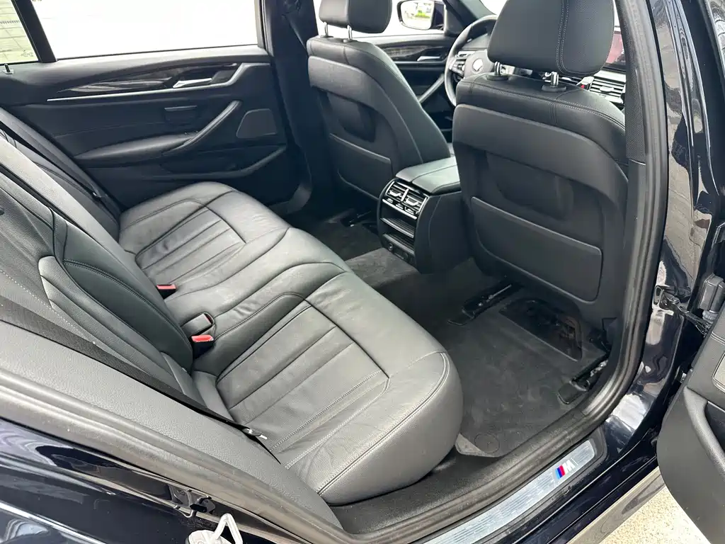 BMW 5 Series — миниатюра 25