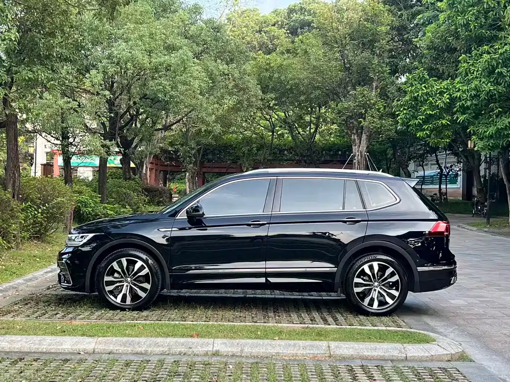 Volkswagen Tiguan L — миниатюра 7