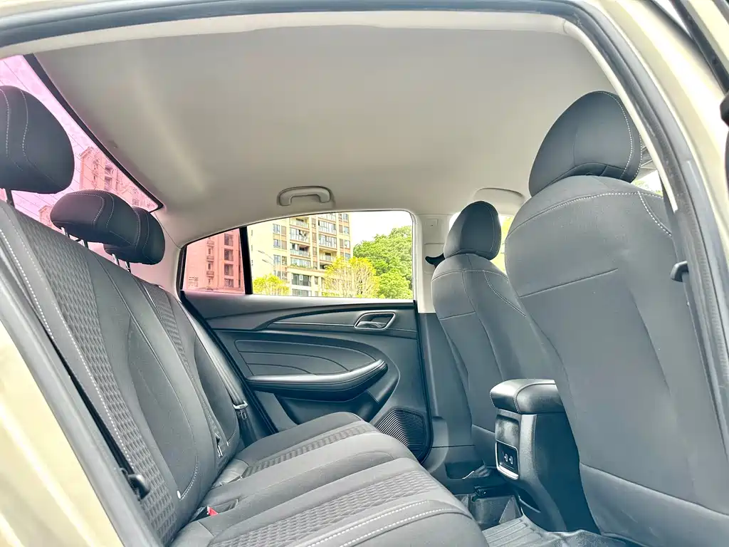 Roewe i5 — миниатюра 29