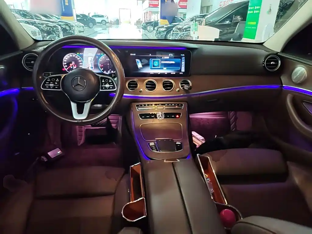 Mercedes-Benz E-Class — миниатюра 10