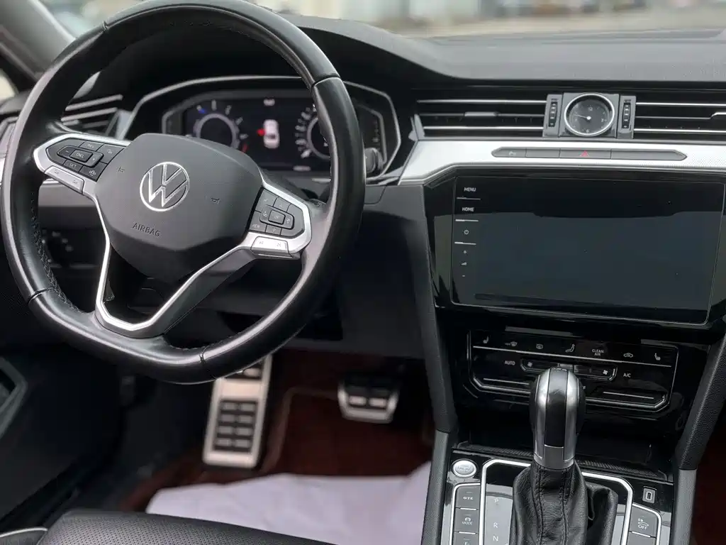 Volkswagen Magotan PHEV — миниатюра 4