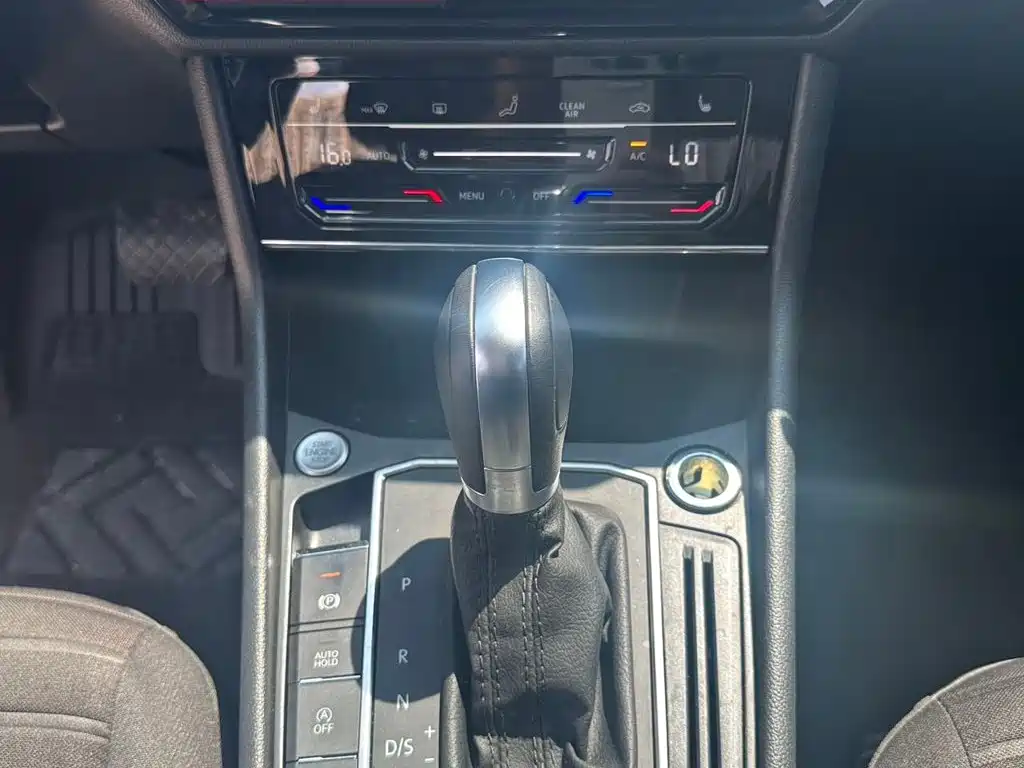 Volkswagen Lavida — миниатюра 9
