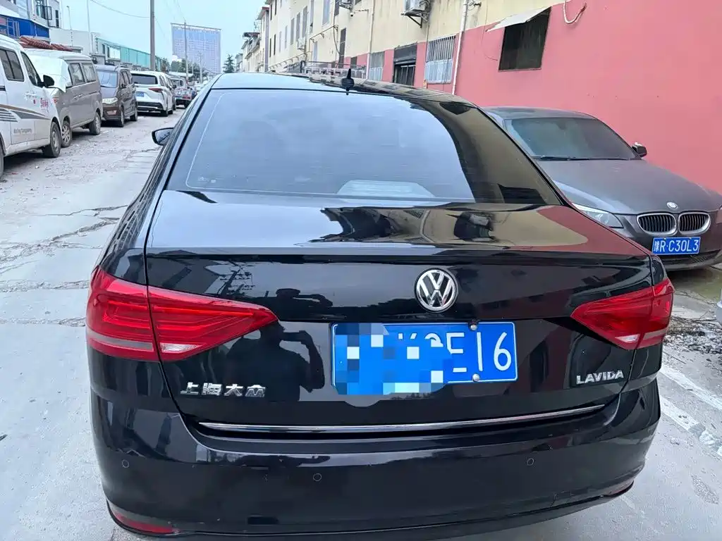 Volkswagen Lavida — миниатюра 3