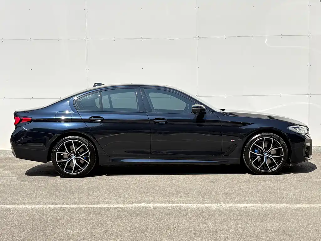 BMW 5 Series (Import) — миниатюра 13