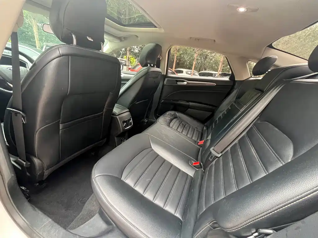 Ford Mondeo — миниатюра 5