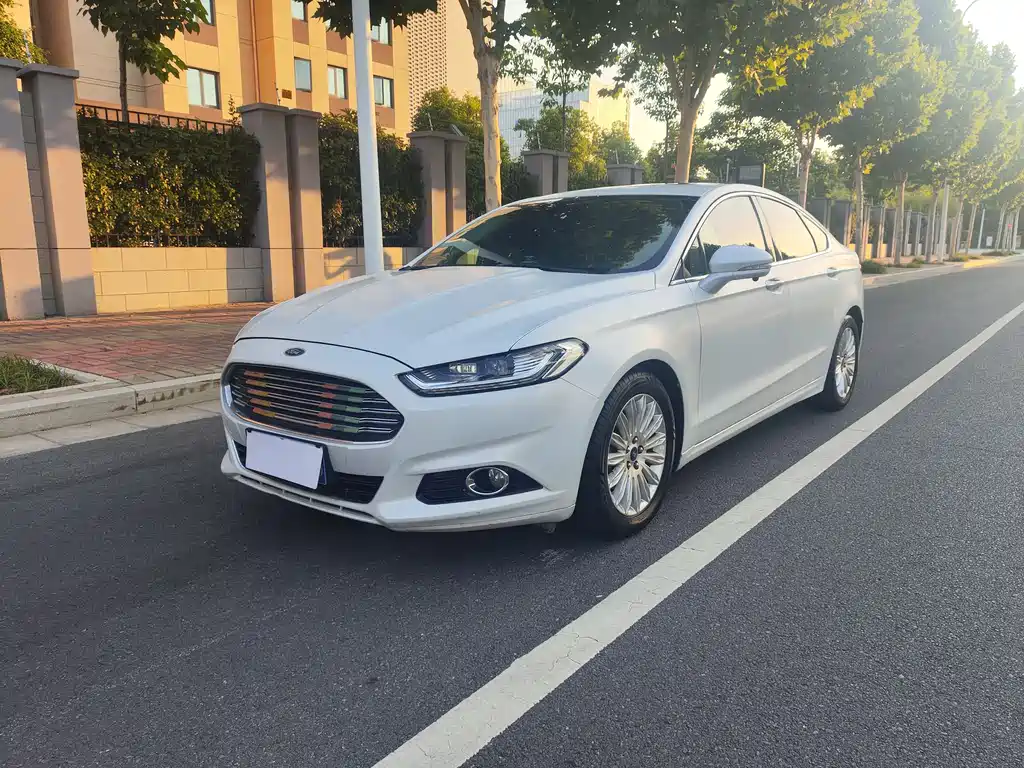 Ford Mondeo 2013 2.0L GTDi200 Luxury