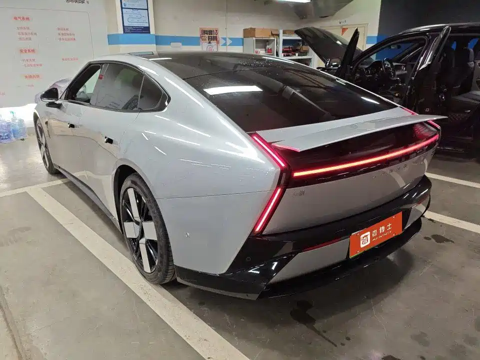 XPeng P7 — миниатюра 2
