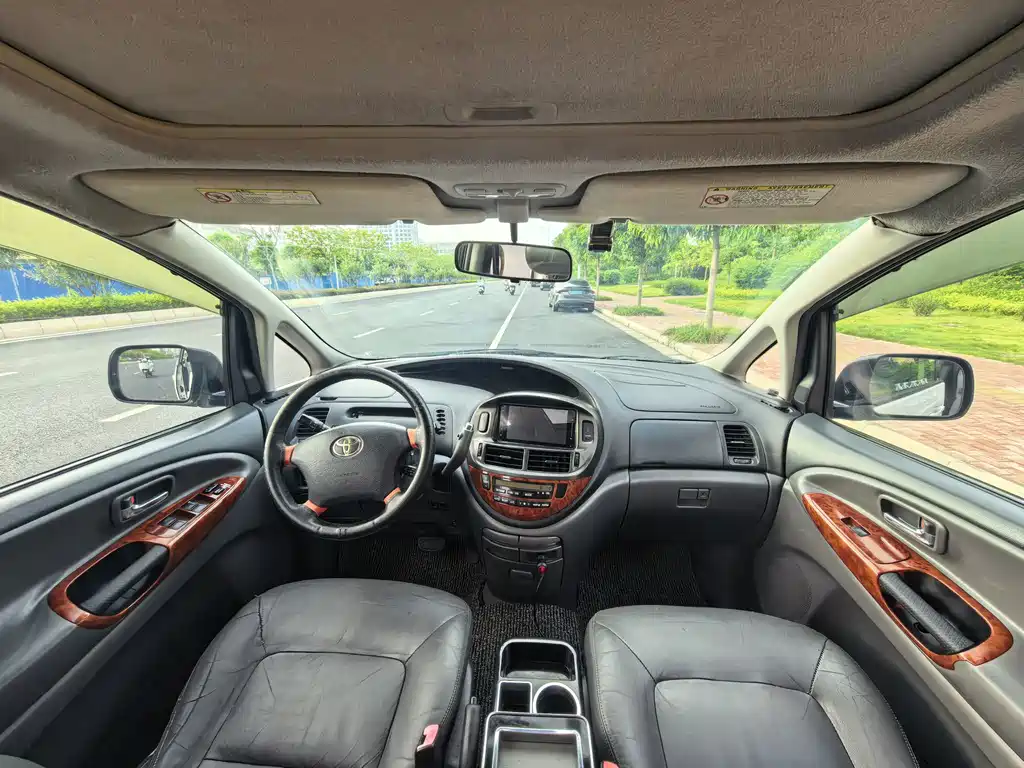 Toyota Previa — миниатюра 13