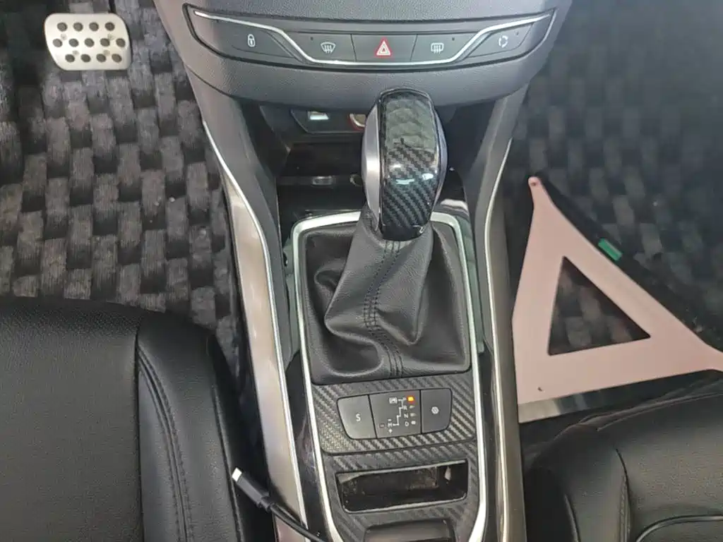 Peugeot 408 — миниатюра 14