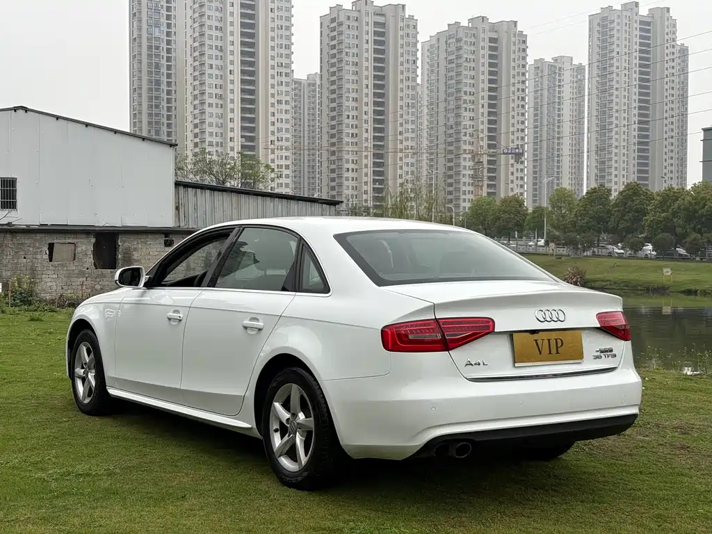 Audi A4L 2015 35 TFSI AT