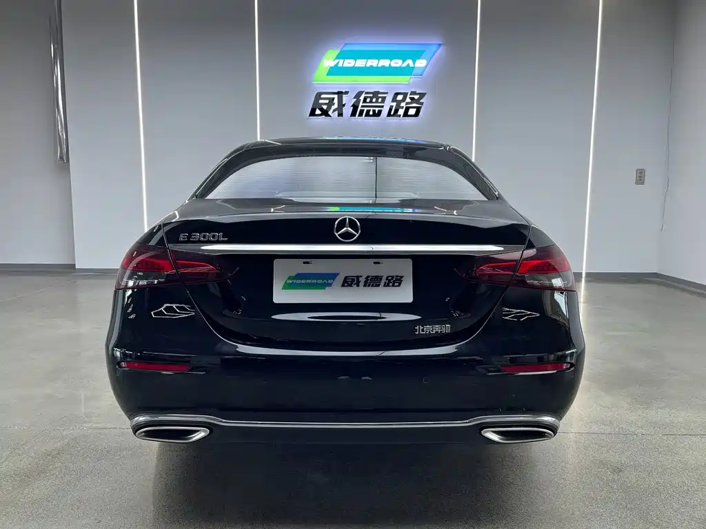 Mercedes-Benz E-Class — миниатюра 6