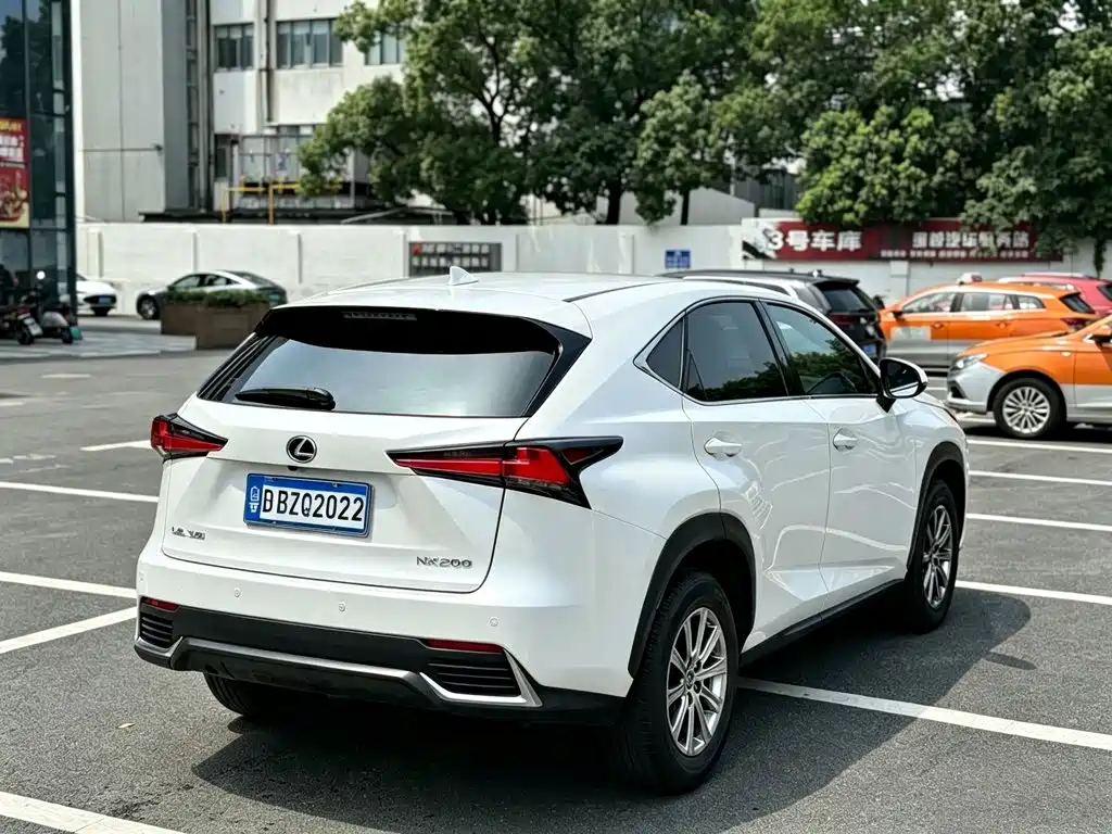 Lexus NX — миниатюра 9