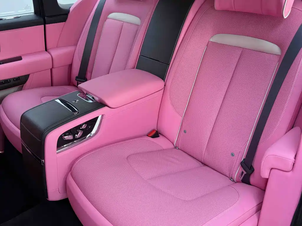 Rolls-Royce Cullinan — миниатюра 31