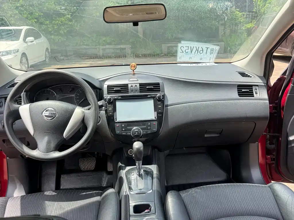 Nissan Tiida — миниатюра 8