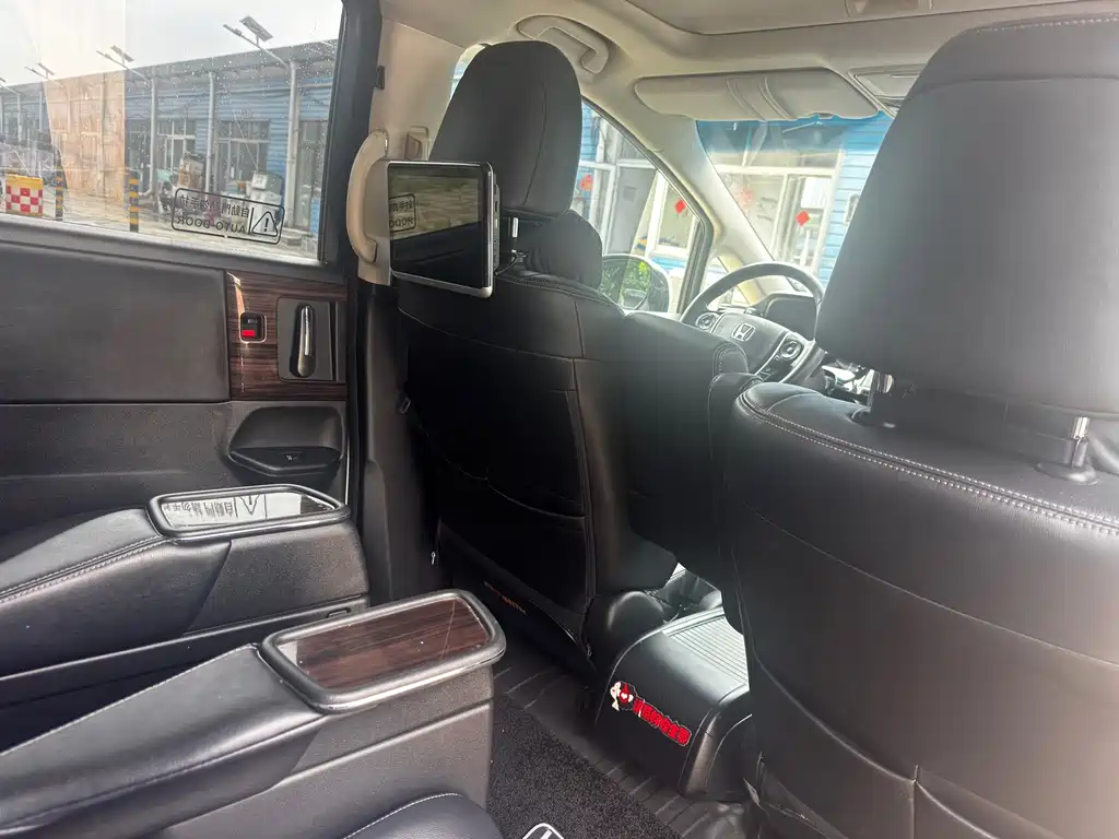 Honda Elysion — миниатюра 8