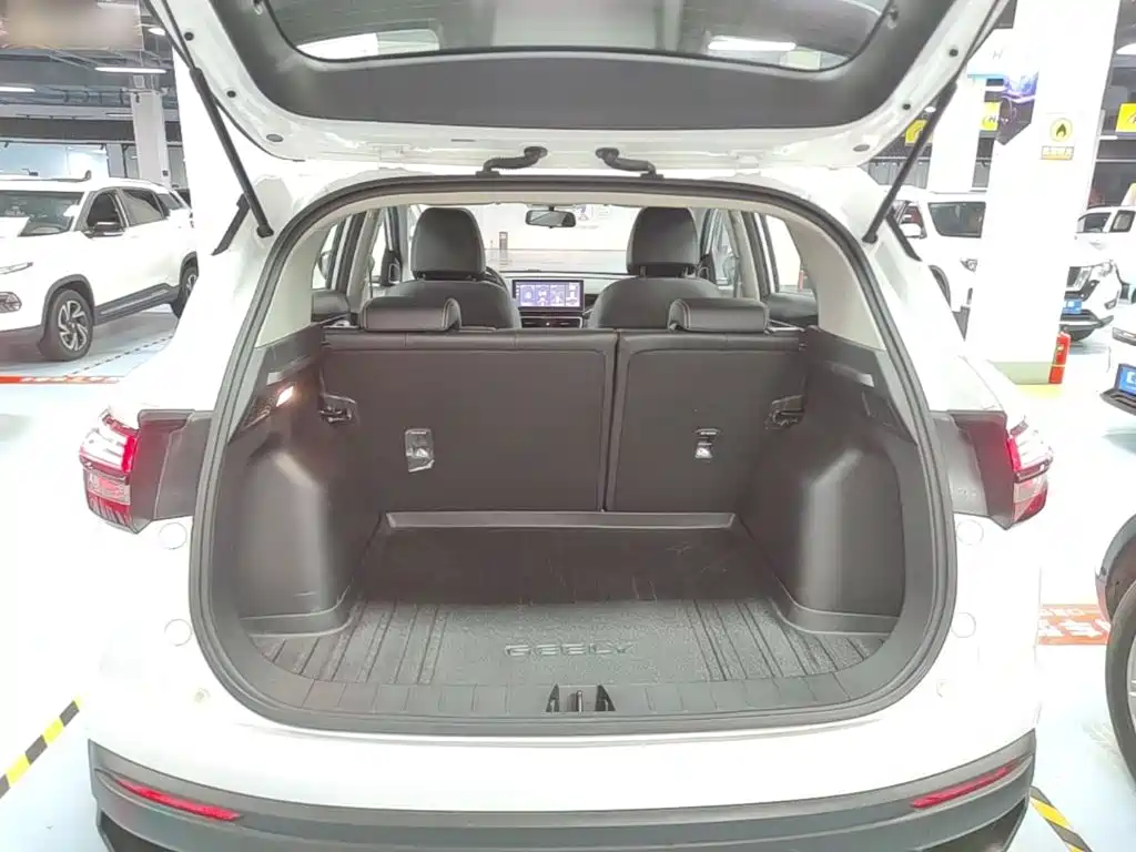 Geely Binyue — миниатюра 19