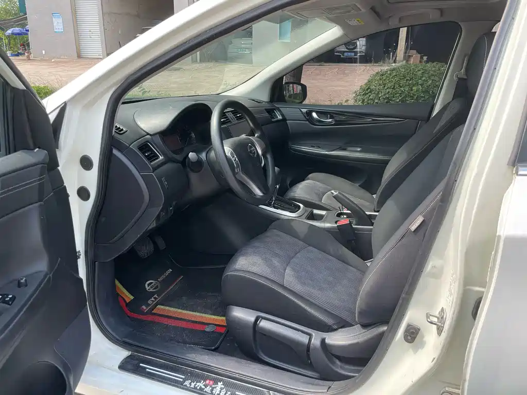 Nissan Tiida — миниатюра 7